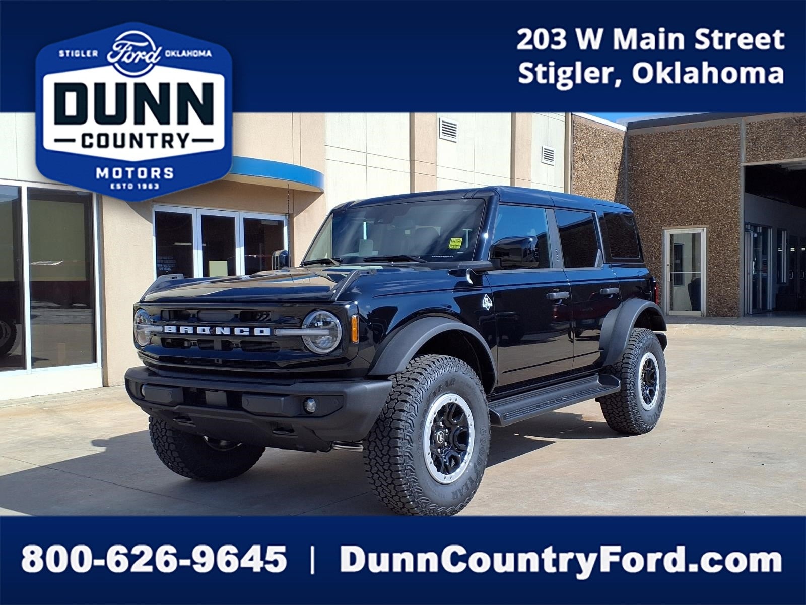2026 Ford Bronco Outer Banks in Shadow Black — front three-quarter view