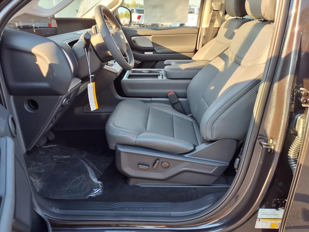 2025 Ford Expedition — detail view