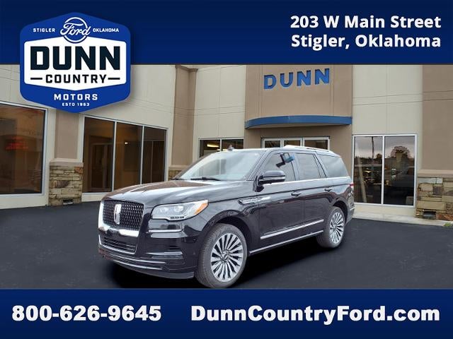 2024 Lincoln Navigator Reserve in Black — front three-quarter view
